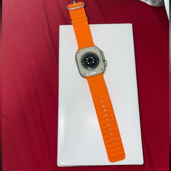 Apple Watch Ultra 2 - Picture 4 of 6